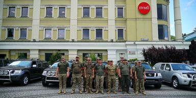 ПУМБ передал защитникам Одесской области 10 мощных пикапов