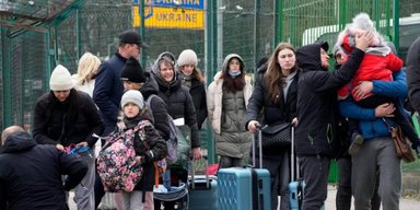 Майже 93% українців-біженців перебувають в Європі: скільки їх повернеться