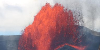 Фонтани лави сягнули 290 метрів: на Гаваях почалося нове виверження вулкана Кілауеа