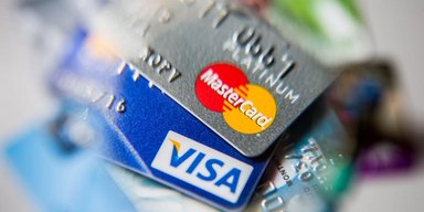 Масові збої у роботі Visa та Mastercard в Києві: в супермаркетах неможливо розрахуватись карткою