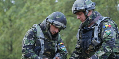 Румунія могла б стати хабом для відправлення миротворчих військ в Україну, — тимчасовий президент