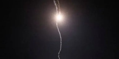 ЗС РФ масовано атакували Київ балістикою: у місті зафіксовані пожежі, є постраждалі (фото)