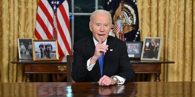 Байден заявил, что в США зарождается "олигархия" и призвал изменить Конституцию