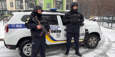 В Харькове мужчина укусил полицейского за бедро: что не понравилось харьковчанину