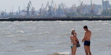 Прифронтовой город. Как Мариуполь отчаянно цепляется за мирную жизнь