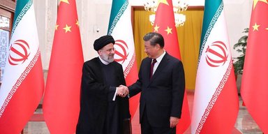 Китай и Иран использовали мировую экономику как оружие против США, — WP
