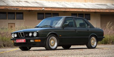 Королівська "п'ятірка" BMW 1987 року пішла з молотка за $140 000 (фото)