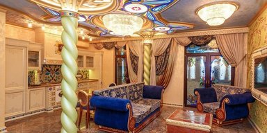 "Там жил Сулейман с Роксоланой": риэлтор показал "золотую" квартиру в Киеве и столкнулся с волной шуток