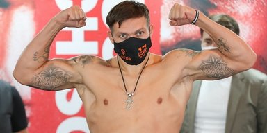 "Акела продовжує тримати камінь": Усик звернувся до критиків після перемоги (відео)