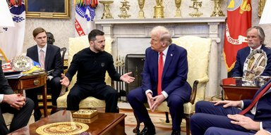74% украинцев готовы бороться без помощи США и поддерживают Зеленского, — опрос Economist