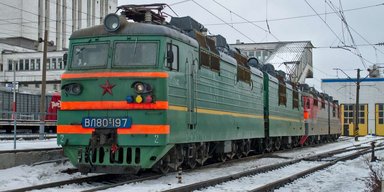 "Больше никуда не поедет": партизаны уничтожили российский электровоз в Орле (фото, видео)
