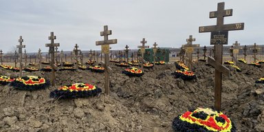 Цена за "маленькие кусочки земли": с начала войны ВС РФ потеряли 700 тысяч человек