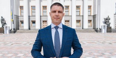 Машина врізалась в бетон і стала "дибки": нардеп Копитін потрапив у ДТП, — ЗМІ (фото)