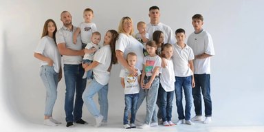 Батька восьми дітей не випустили з України через одне слово в документі з ТЦК (фото)
