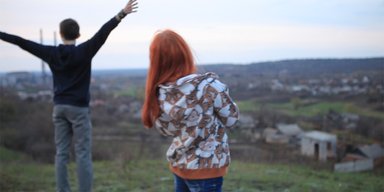 Удар молотком. Зачем смотреть киноверсию документального спектакля "Моя Николаевка"