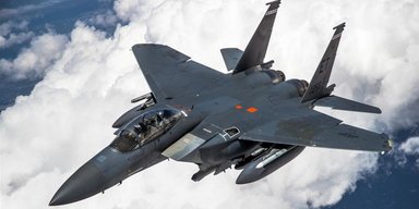 В Кувейте сбили первый F-15 США: дружественный огонь или попадание Ирана (видео)