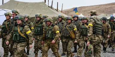 Отсрочка, бронирование и "белый" билет. Все, что нужно знать о мобилизации в Украине