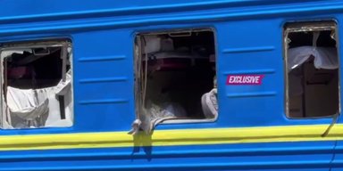Атака по Днепру: ракета ВС РФ ударила возле поезда "Одесса-Запорожье", много раненых (видео)