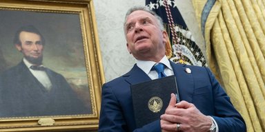 "Віткоффу потрібен психіатр": в ЄС обурені мирним планом Трампа та зазіханням на росактиви, — ЗМІ