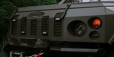 Оснащені РЕБ і кулеметною турелю: бійці НГУ отримали нові бронеавтомобілі "Новатор" (фото)