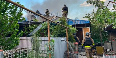 Россияне ударили по Никополю: попали в частный дом (фото)