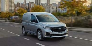 Ford представив конкурента Renault Kangoo з гібридною установкою і повним приводом (фото)