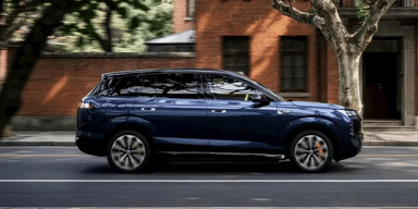 BYD представила преміальний кросовер потужністю 1210 "коней"