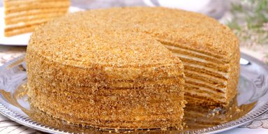 Торт "Рыжик" из детства: рецепт вкусного классического десерта