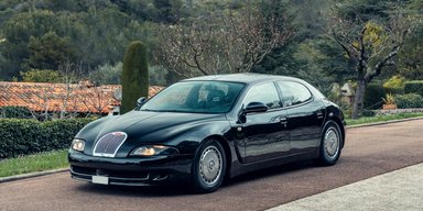 Роскошная капсула времени: на продажу выставили уникальный седан Bugatti 90-х (фото)