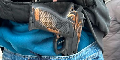 В Киеве мужчина пошел грабить обменники с игрушечным пистолетом: чем все обернулось (фото)