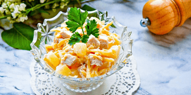 Салат із куркою, сиром, ананасом і часником: дуже смачно і ситно