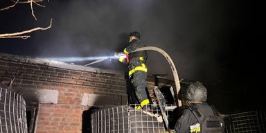 Затримуються потяги, є поранені і руйнування: РФ вночі завдала комбінованого удару по українських містах