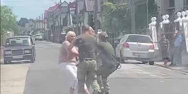 Об'їхала блокпост: на Закарпатті сталася бійка між жінкою та ДПСУ (відео)