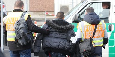 Німеччина відновила примусову депортацію російських громадян додому, — Tagesschau