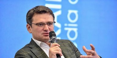 Нужно мыслить своими интересами: Кулеба прокомментировал критику атак по российским НПЗ