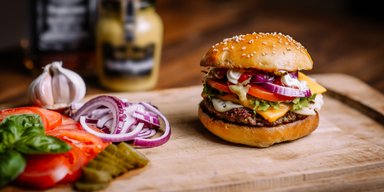Любимое блюдо Трампа: как приготовить вкусные домашние бургеры
