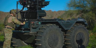 Наземный робот Rheinmetall пережил падение в океан и выбрался на сушу (видео)