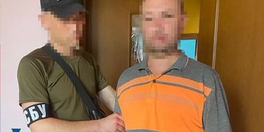 Присягнув на вірність РФ та катував українців: СБУ затримала колаборанта у Херсоні (фото)