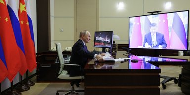 Путин сказал Си Цзиньпину, что РФ готова вести переговоры с США по войне в Украине