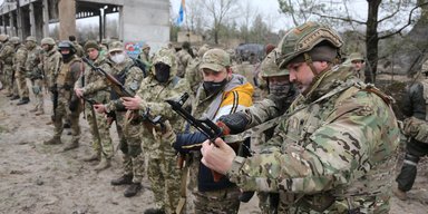 Работодатели обязаны обеспечить прибытие работников в военкоматы, — Железняк