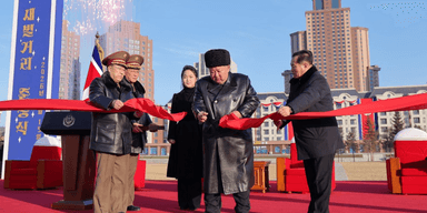 Построили новую улицу: Ким Чен Ын открыл район для семей погибших в РФ солдат КНДР (фото)