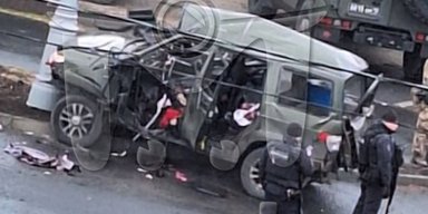 В центре Луганска взорвалось авто: внутри могли быть военные, — росСМИ (видео)