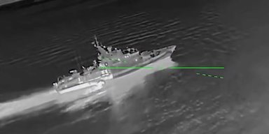 Дрони СБС вполювали російський корабель "Світляк" на ходу: момент удару потрапив на відео