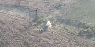 Штурмовики ВСУ показали работу 120-мм миномета по российской БМП на видео