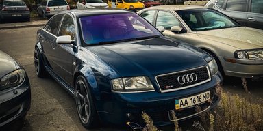 В Киеве заметили легендарный заряженный Audi 2000-х: он быстрее BMW M5 E39 (фото)