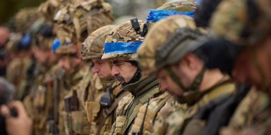 Біжать по дорозі з "учебки" на фронт: у Раді розповіли, звідки в ЗСУ масові випадки СЗЧ