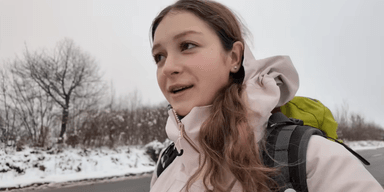 Українка вирушила пішки зі Львова у Чернівці: що з нею сталося у дорозі (фото)