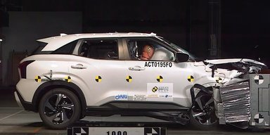Дешевий кросовер Mitsubishi за $20 000 вразив високим рівнем безпеки (відео)
