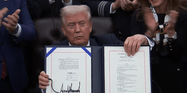 "Змусити країну працювати": підпис Трампа завершив найдовший шатдаун в історії США (відео)