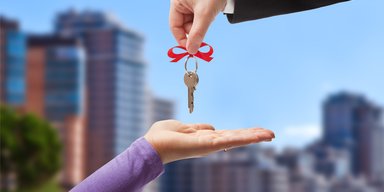 В Києві за шахрайство з квартирами судитимуть чоловіка, що виступав як експерт з житлових афер